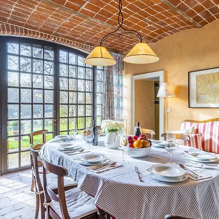 빌라 Il Roseto 10, Emma