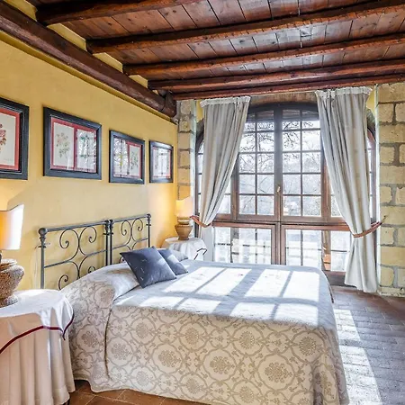 Vila Il Roseto 10, Emma *