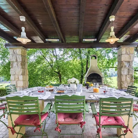 빌라 Il Roseto 10, Emma *