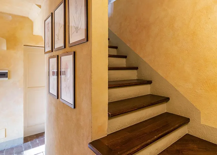 Il Roseto 10, Emma Вилла