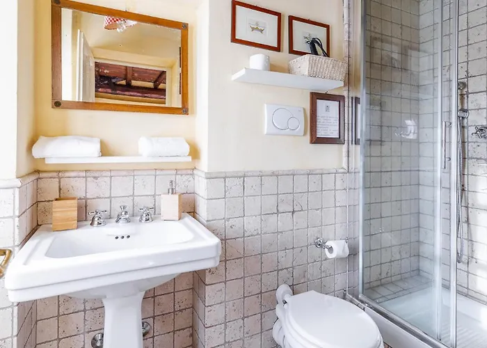 Il Roseto 10, Emma Вилла *